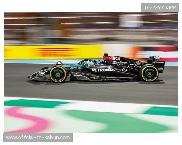 F1 沙特站事故不断，多车连环相撞